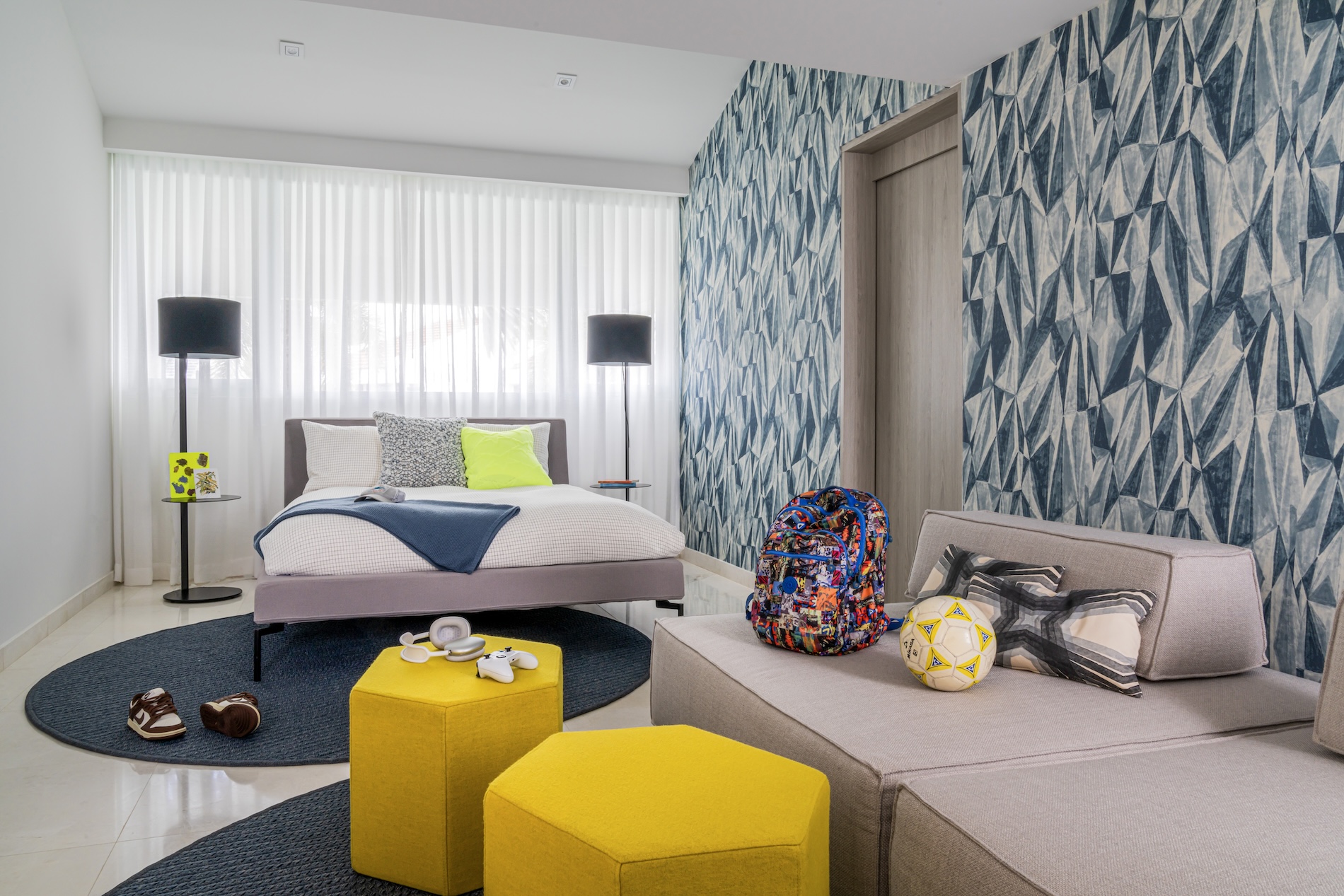 colorful-kids-bedroom-furnishings-yellow-ottomans