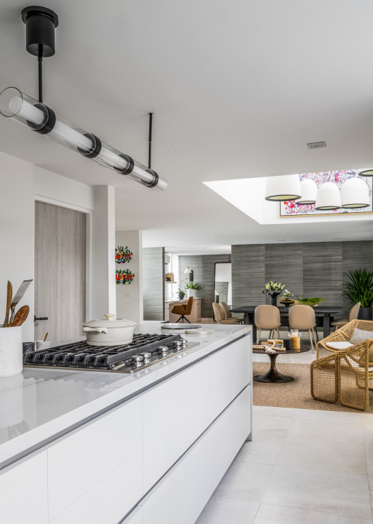 kitchen-design-white-sleek-cabinetry